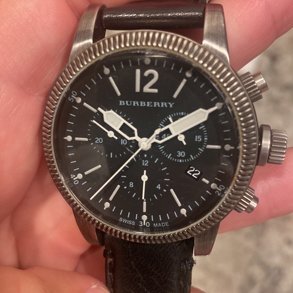 Burberry chronograph watch w/ leather band - Picture 5 of 6